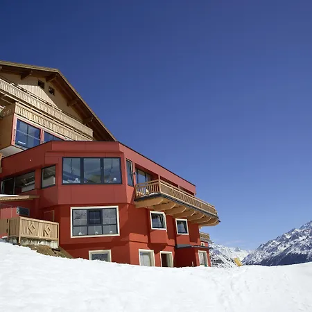 فندق Alpenfriede 4*