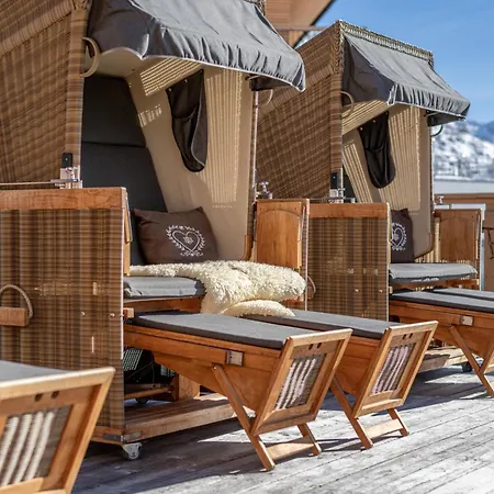 Hotel Alpenfriede 4*