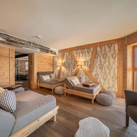 Hotel Alpenfriede 4*