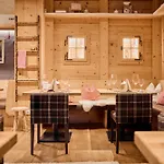 Hotel Alpenfriede 4*